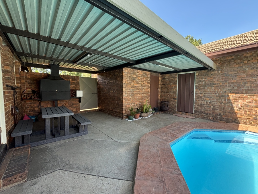 3 Bedroom Property for Sale in Vaalpark Free State